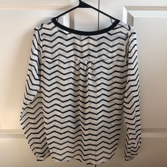 The Limited black & white front tie top - Picture 2 of 2